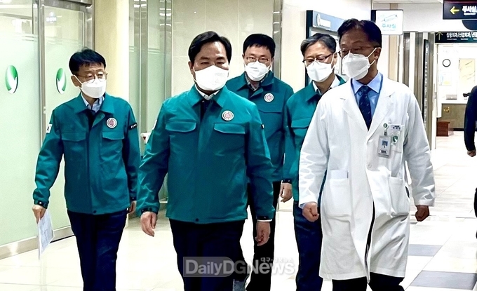 김학홍 행정부지사, 20일 포항성모병원 찾아 현장상황 살피고 의료진 격려