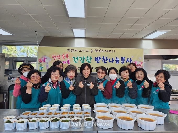 군위군 의흥면 여성자원봉사대의 행복반찬나눔 봉사