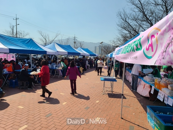 구미시 지산동새마을남녀협의회, 소외계층 돕기 새마을 바자회 열어