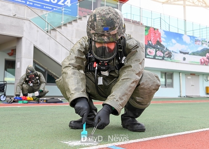 공군 16전비, 화생방 신속대응팀(CRRT) 영외 출동 훈련 실시