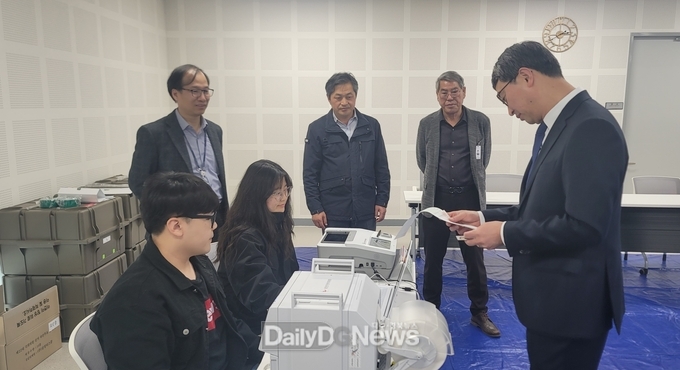 의성군선관위 위원장, 사전투표 준비상황 최종점검