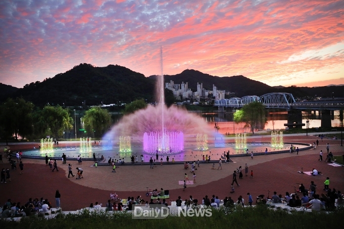 칠곡군, 오는 16일부터 평화분수 가동