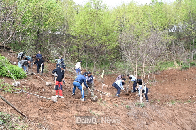 김천시, 유한킴벌리와 나무 심기 행사