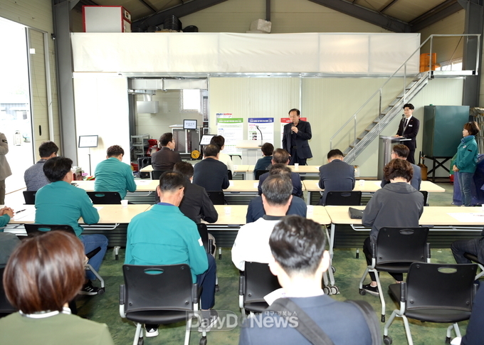 송미령 농식품부 장관, 문경시 사과 영농현장 방문