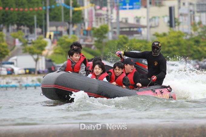 예천군 해병대 전우회, ‘활축제’ 보트 체험 운영