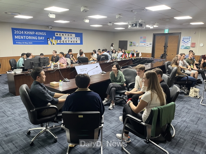 한수원, 체코, 폴란드, 이집트 등 주요 발주국 재학생과 직원 간 실무 지식 공유 및 네트워킹
