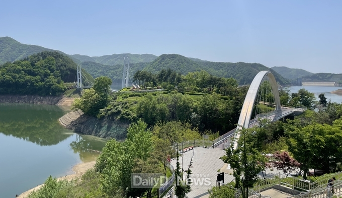 경북문화관광공사 제공) 용천루 출렁다리