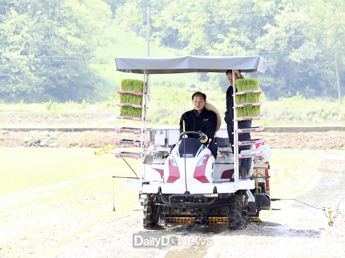 문경시, 벼 재배 농가에 육묘대 54억 원 특별지원