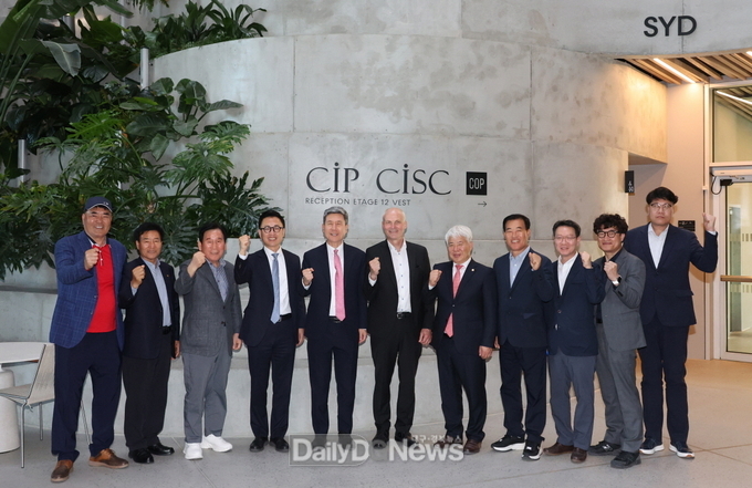 포항시 유럽방문단이 21일 해상풍력 개발사인 CIP/COP 본사를 방문해 한국에서 추진하고 있는 협력사업의 운영 현황과 성과를 살폈다.