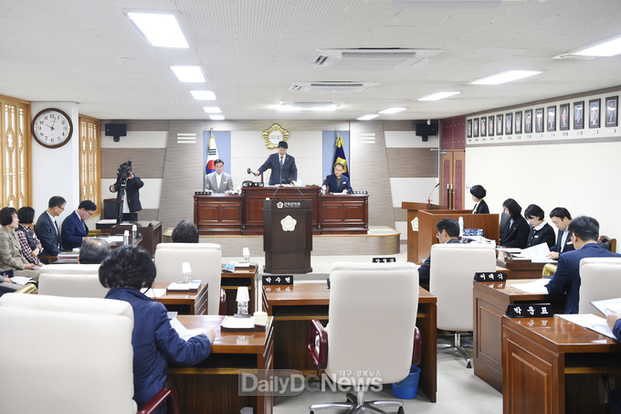 군위군의회