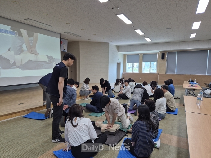 자동심장충격기(AED) 관리책임자 교육실시