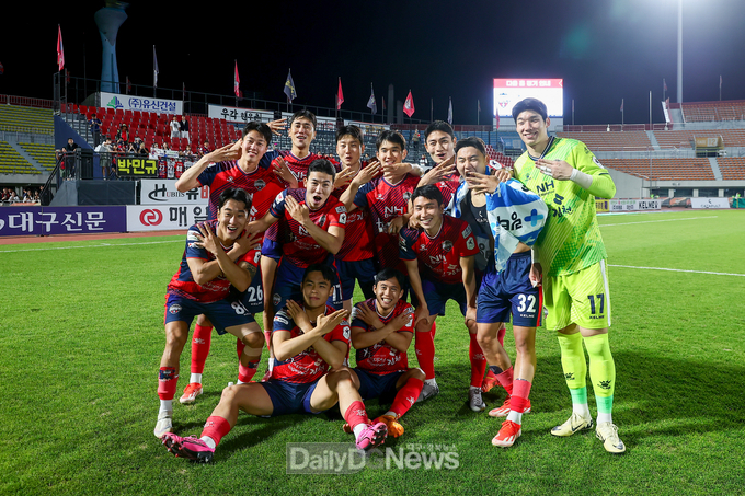 Gimcheon Sangmu retrouve la deuxième place en battant Pohang 3-1