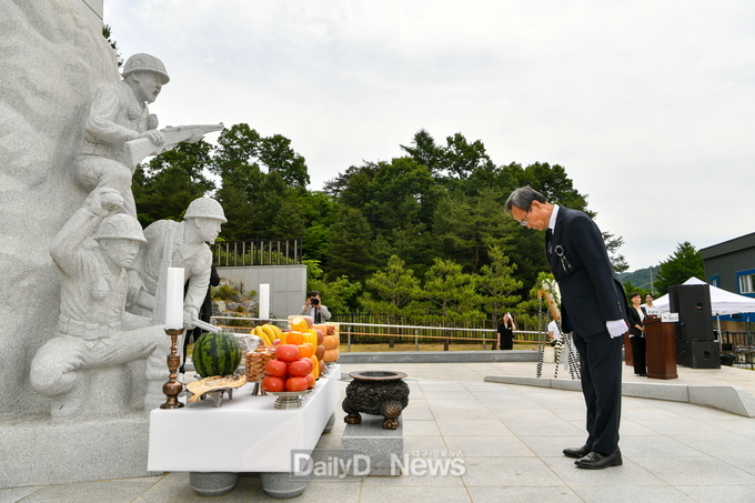  “고귀한 희생 잊지 않겠습니다”…영주시, 현충일 추념식 거행
