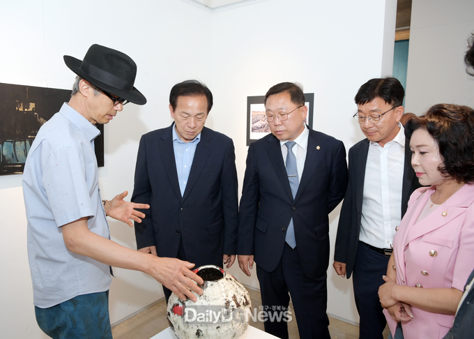 문경 도자기 명장 유태근 작가 전시회 개최