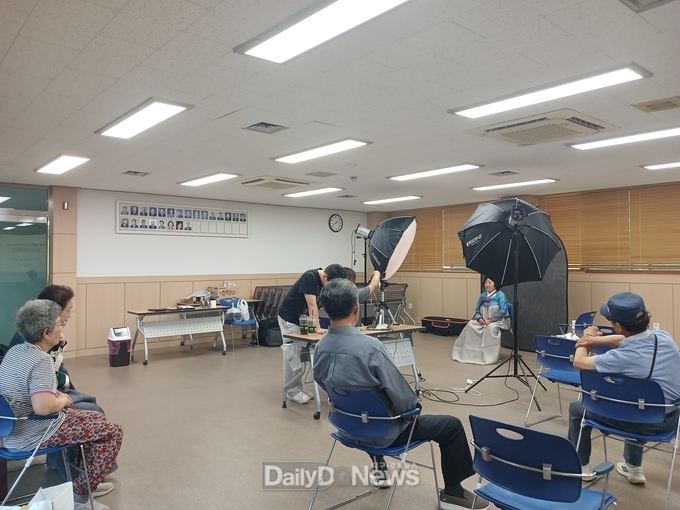 관내 어르신 20명 ‘건강기원 장수사진’ 촬영 지원