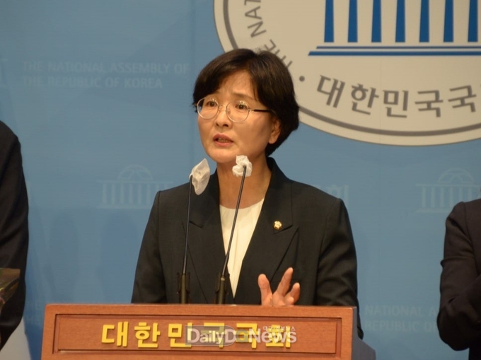 임미애 더불어민주당 국회의원(비례대표, 농해수위)