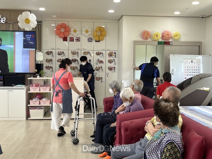 청도군 보건소, 주간보호센터 입소자 대상 찾아가는 이동결핵검진 실시