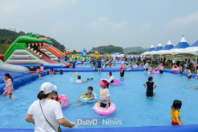 2013 수박축제 서천둔치 축제장 야간 모습