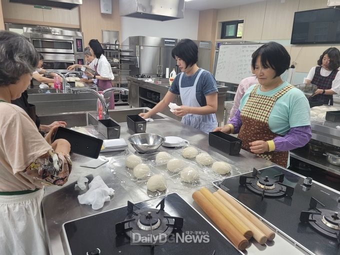 제빵기능사 자격증반 실기 교육 실시