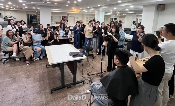대구공업대학교 헤어디자인과 창업동아리. 아이롱펌 특강 실시 모습. (사진=대구공업대 제공)