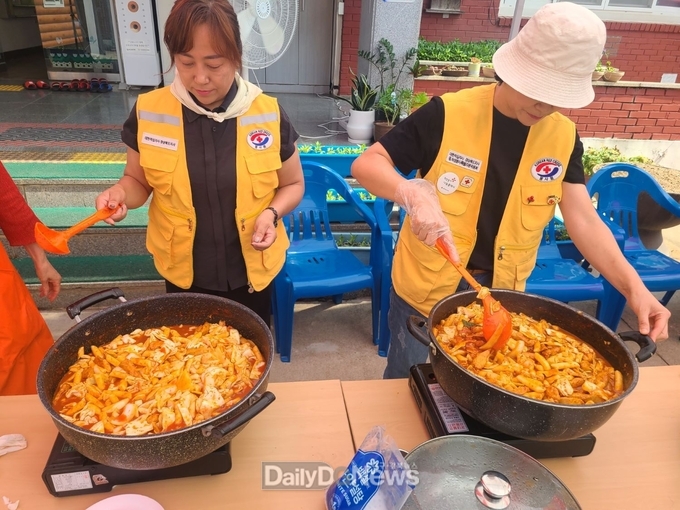 대한적십자사 예천군지구협의회, 예천사랑마을에 세탁 봉사 및 후원품 전달