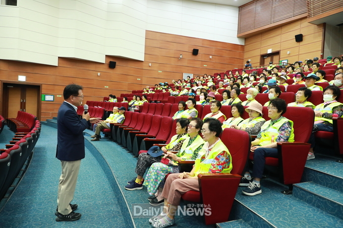 울진군 후포면, 노인일자리 참여자 대상으로 안전 및 소양교육 실시