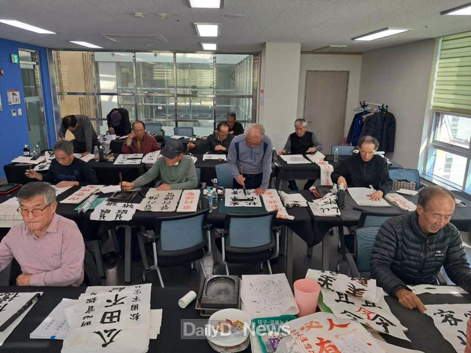 안동시노인종합복지관, 2024년 하반기 실버교양프로그램 수강생 모집
