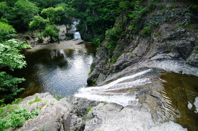 주왕산 용연폭포