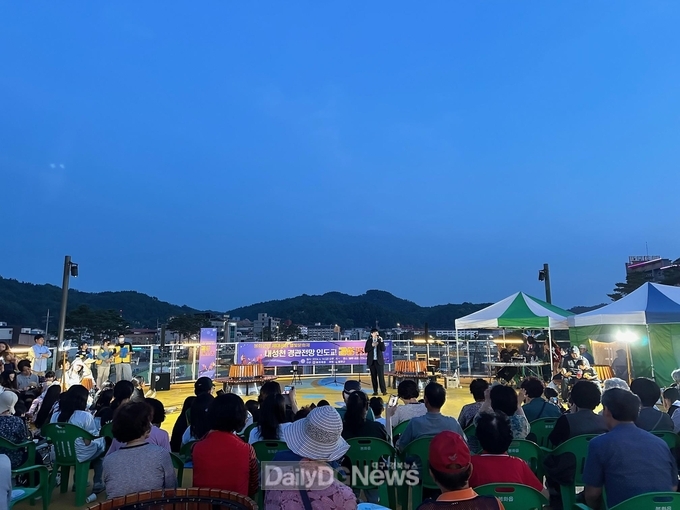 봉화군민 세대공감 별빛문화제 감성 버스킹 개최 별빛 영화관 파묘 상영