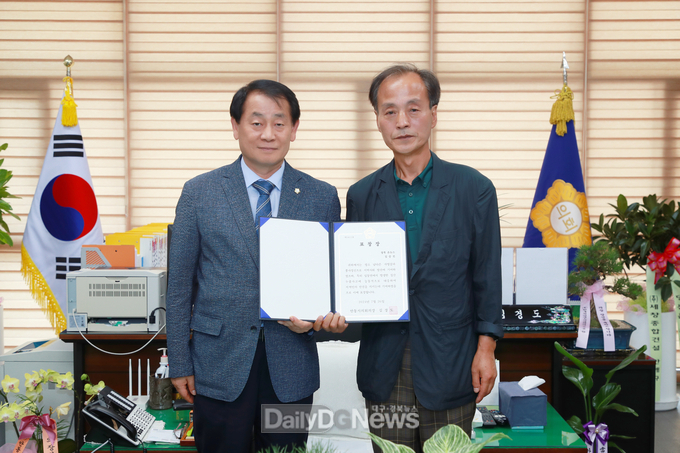 안동시의회, 질산유출 사고현장 응급조치 민간인 유공 표창패 수여