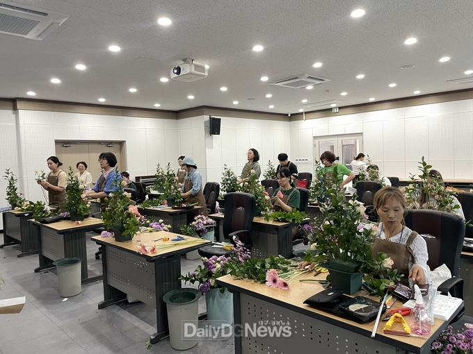 칠곡군, 2024년 농업기술전문교육 화훼장식기능사 1기 과정 성료