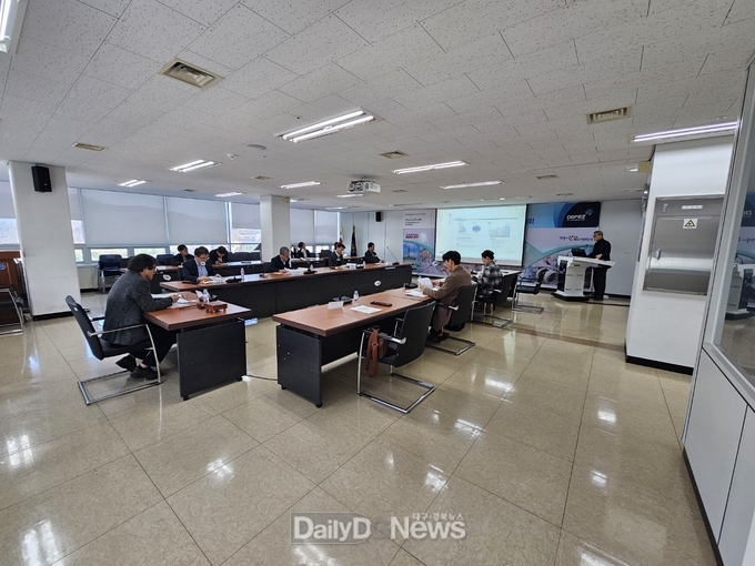 대경경자청. 제3회 입주업체 입주심의위원회 개최 모습. (사진=대경경자청 제공)