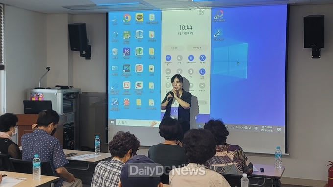 AI-IoT기반 어르신건강관리사업 신규대상자 스마트폰 교육 실시