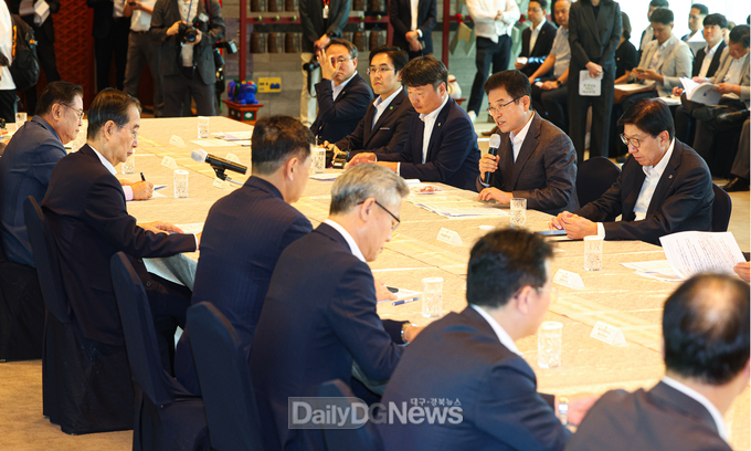  사진은 8월 28일 개최죈 기회발전특구 관련 기관장 오찬간담회 장면