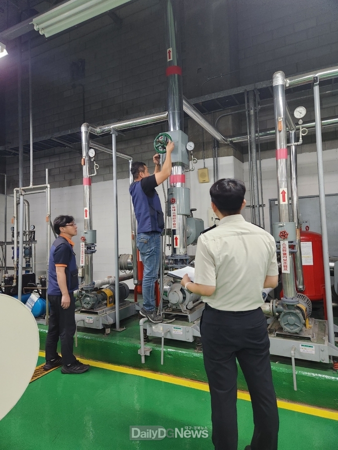 대구 서구. 트레이더스 홀세일 클럽 비산점 소방 점검 모습, (사진=서구 제공)