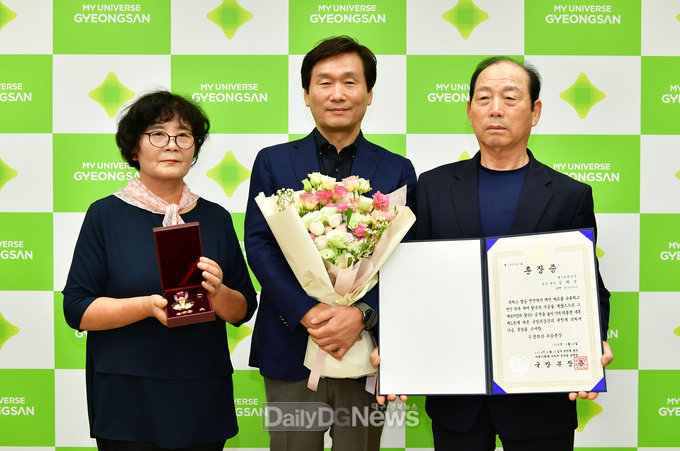 9월 4일, 故김태식 병장 유가족에게 화랑무공훈장 전수