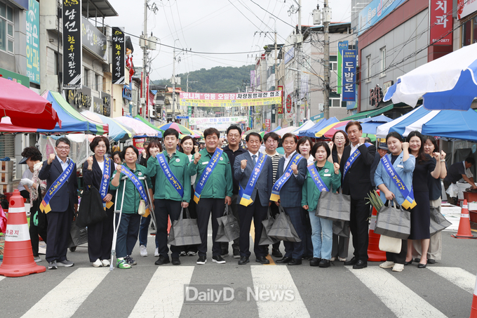안동시의회, 추석맞이 전통시장 장보기 행사