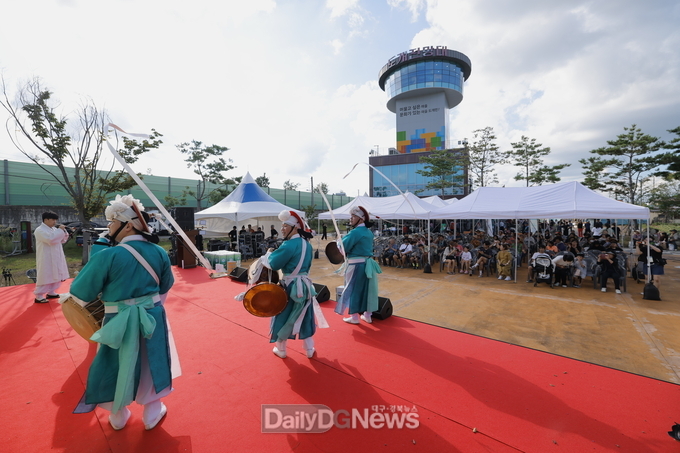 지역 농산물부터 서커스까지…도개행복마켓 성료