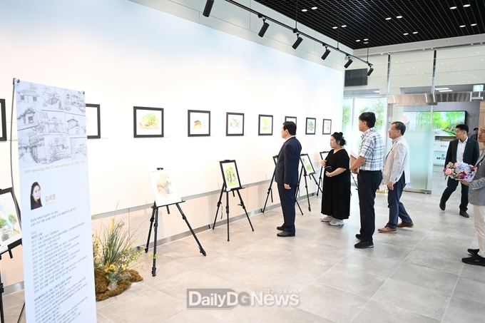 “김천 도시 풍경화” 김세영 작가, 시청 민원휴게실에서 작품 전시회 개최