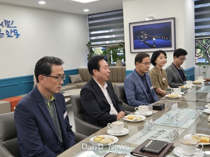 권기창 시장, 손정수 대표와 시청에서 면담