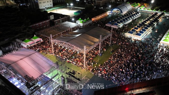 지역 상인과 축제장 먹거리 문화 개선해 긍정적인 변화 기대