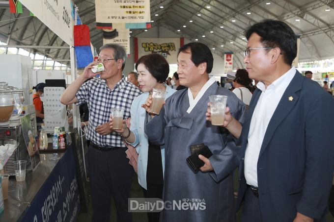 안동시의회, 2024 안동국제탈춤페스티벌 축제장 현장 의정활동