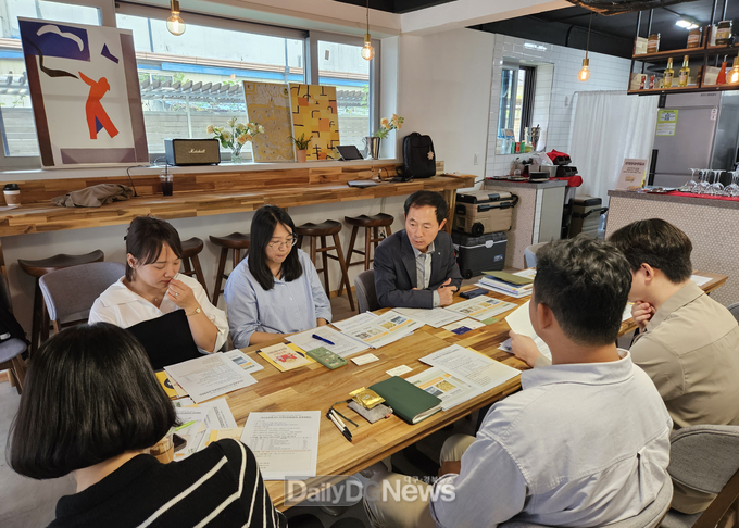 넥스트로컬 6기 간담회가 진행되고 있다