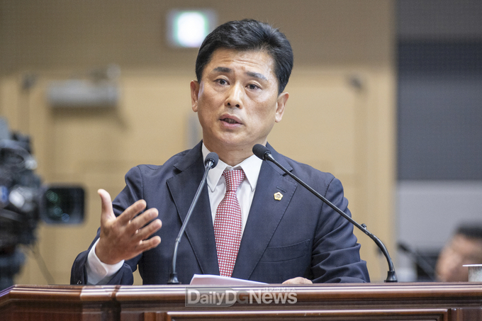 김대일 도의원, 도청신도시와 경북 북부권 발전 도정질문