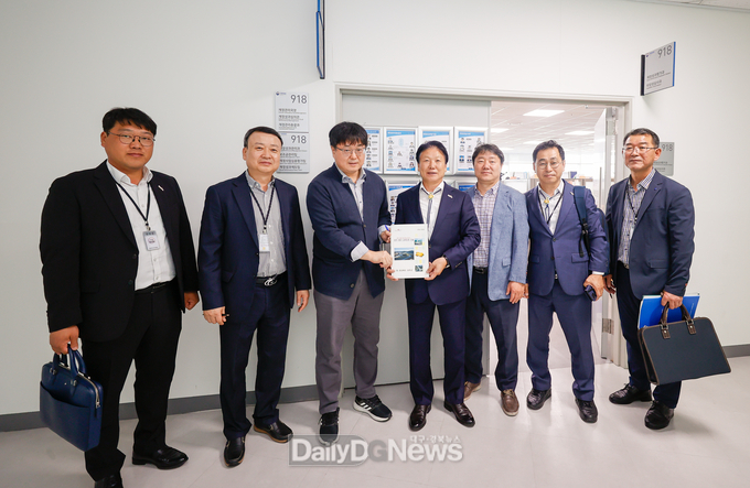 이병환 성주군수 ‘동서3축 (성주~대구간)고속도로’ 5만 군민의 뜻 전달하기 위해 기획재정부 방문