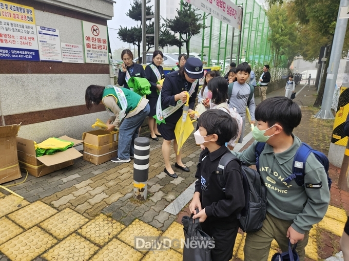 김천시, 등굣길 어린이 교통안전 캠페인 실시