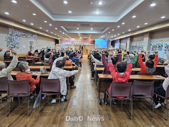 강창희 2027 충청권 하계세계대학경기대회 조직위원장 초청 새문경아카데미 특강 개최