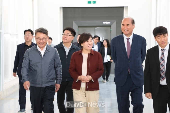 송미령 농림축산식품부 장관, 경북 상주 스마트팜 혁신밸리 방문