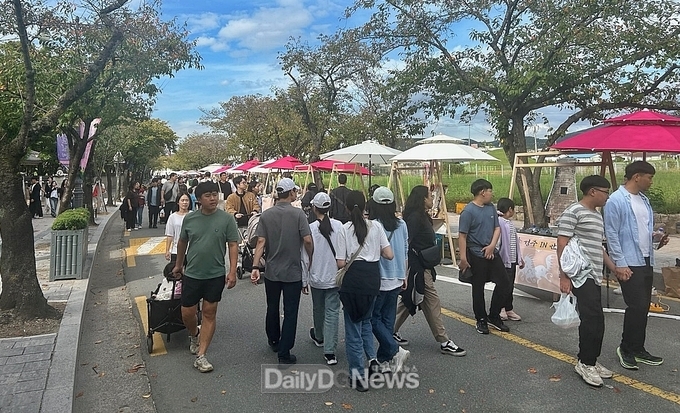 경주시 가을 관광철 맞이 대릉원 돌담길 상생마켓 성료