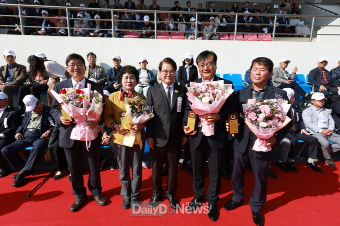 청도군, 2024 자랑스러운 군민상, 2024 향토봉사상 시상